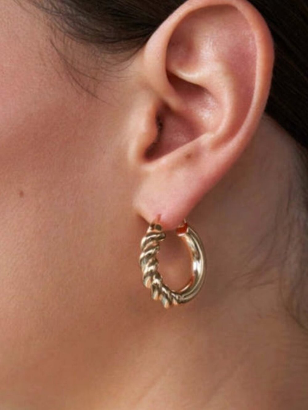 Lili Claspe Lilou Hoops